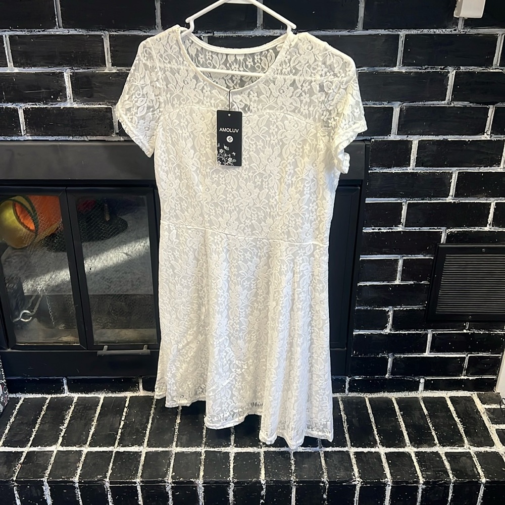 White lace dress